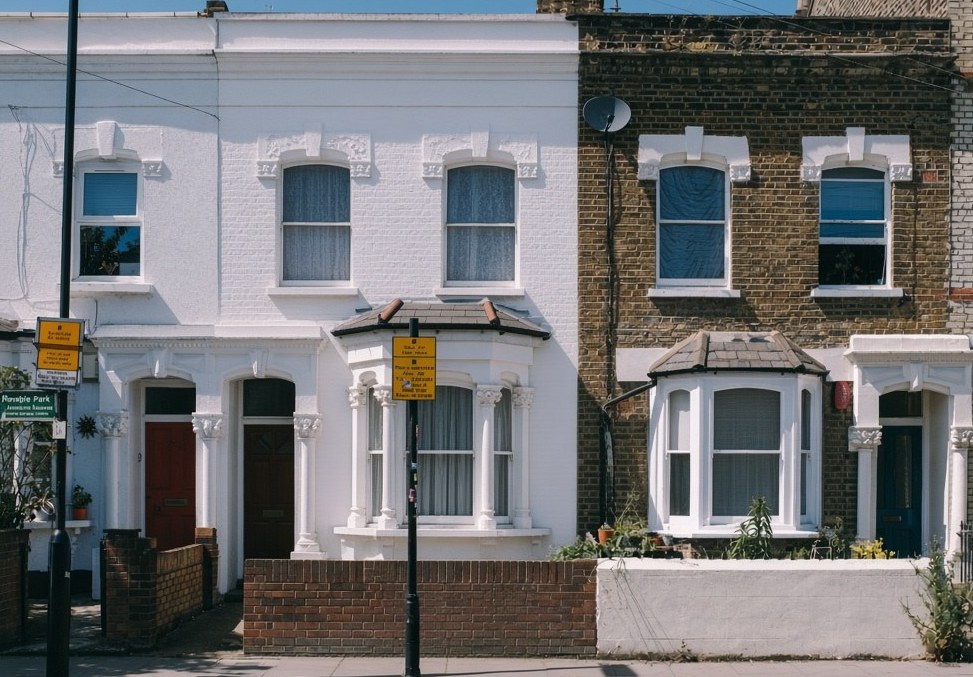 UK terraced house after exterior rendering refresh on the centre property by Ikveles Construction